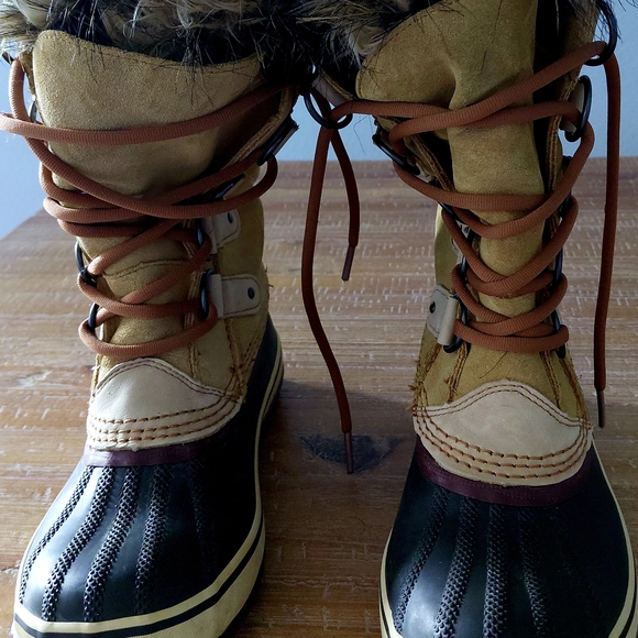 Sorel Joan of Artic Boots Faux FUR Tan WATERPROOF Size 6 - Picture 2 of 9